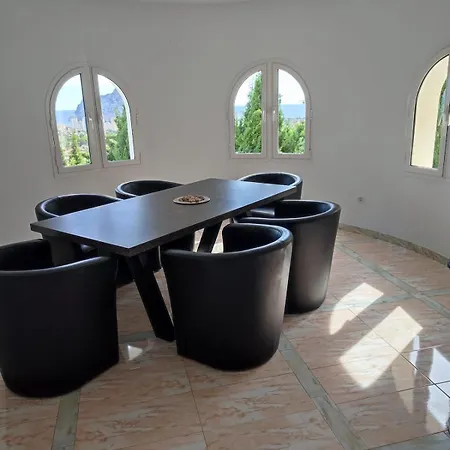 With Fantastic Sea View Pool 23x12 Jacuzzi فيلة *