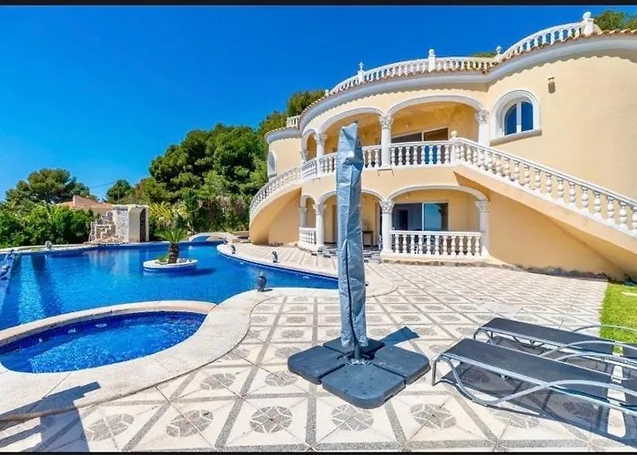 With Fantastic Sea View Pool 23x12 Jacuzzi