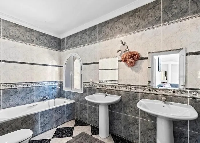 With Fantastic Sea View Pool 23x12 Jacuzzi *